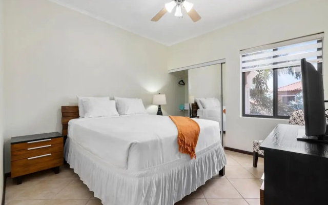 2br2ba Townhome With Pools GYM Gold Coast