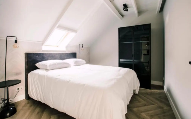 Stadsvilla Luxurious 3 room loft met airco Willem 2