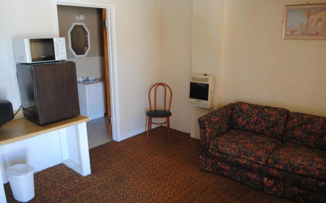 Sanderson Motel