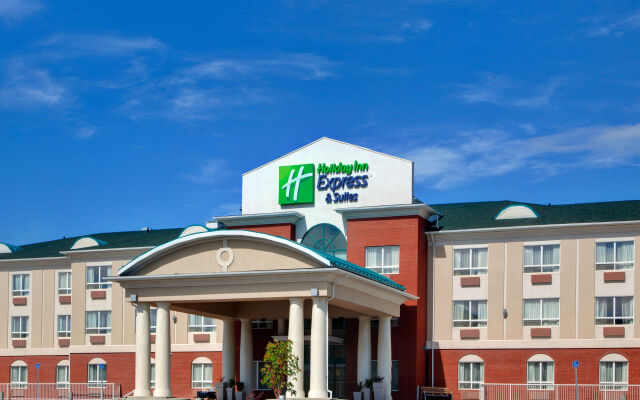 Holiday Inn Express Hotel & Suites Hinton вид на фасад