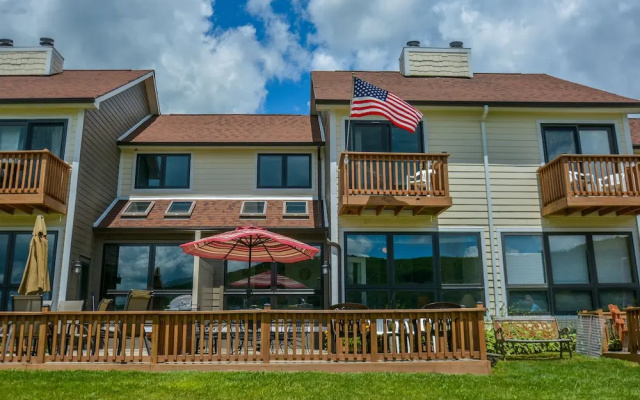 Ski Harbor 16 by Taylor Made Deep Creek