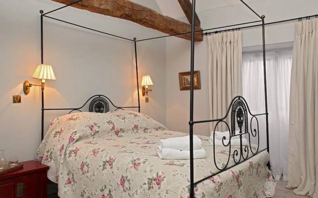 Shipton Cottage