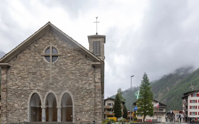 Welcoming Holiday Home in Saas Grund With Garden