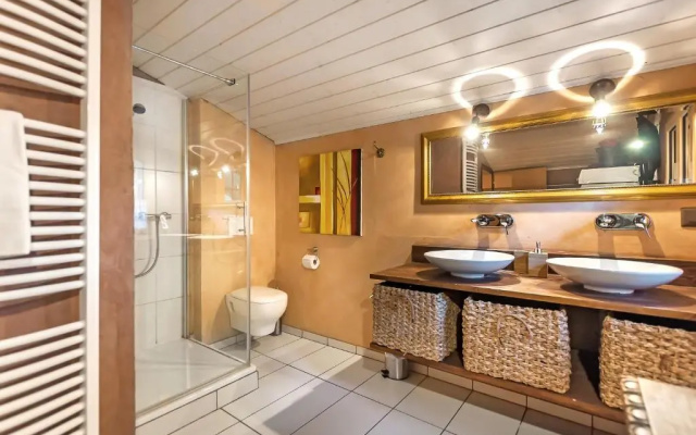 Charming Little Chalet for 6 People & Free Ski Lockers