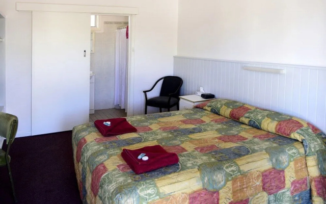 Travelway Motel