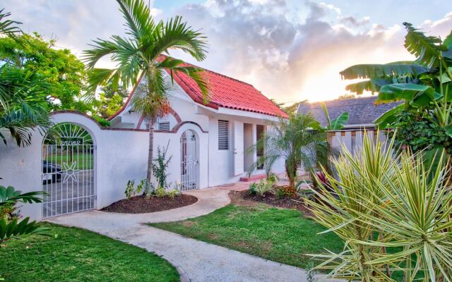 Отель Paradise Ambiance Villa вид на фасад