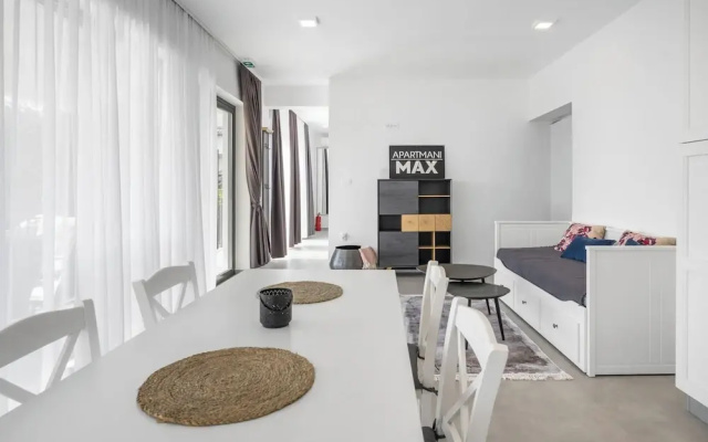 Modern Apartment, 300m From the Beach