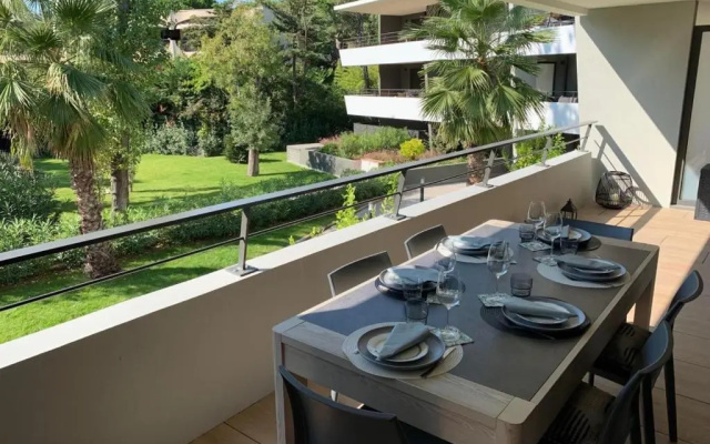 Apartment sea side rooftop swimming pool Between Antibes and Nice