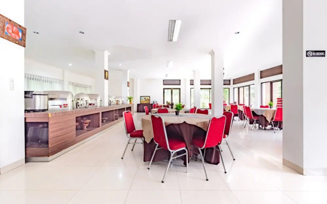 Urbanview Hotel Tridaya Cisarua Puncak