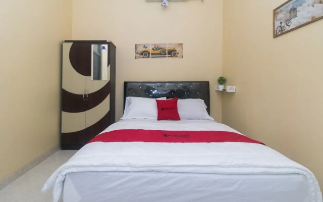 Rumah Kost Cahaya by RedDoorz