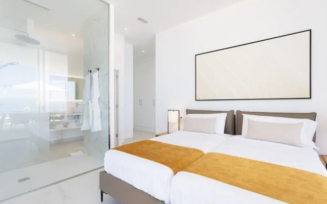 Crystal I Luxury Apartments