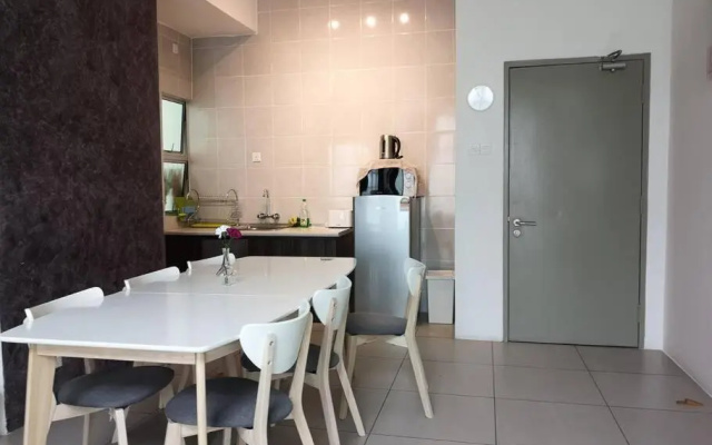 W6WarmStay@GoldenHills/3RPenthouse/WiFi/PasarMalamView/2carpark