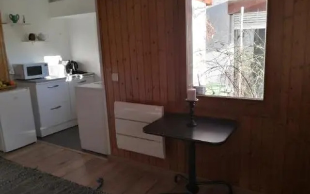 Studio with free parking. Nice terrace.