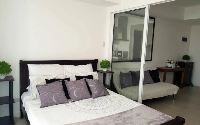 Condo at Azure by Metro Booking BNB
