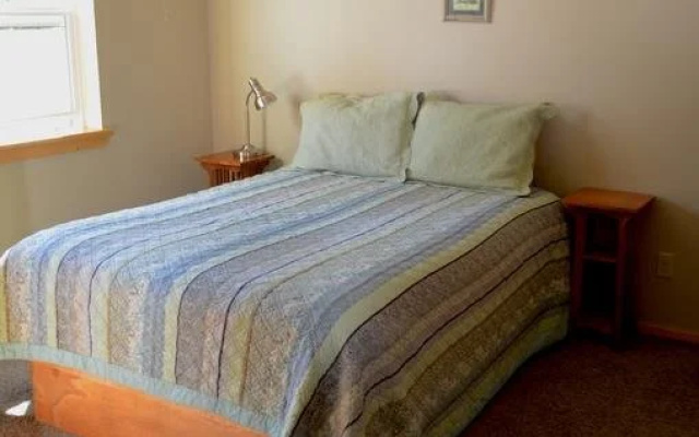 Bay Ave Bed and Breakfast Inn