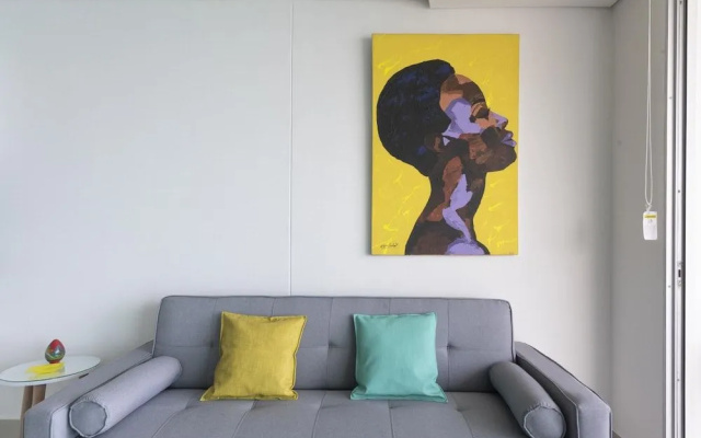 Stunning Highrise Seafront Apartment