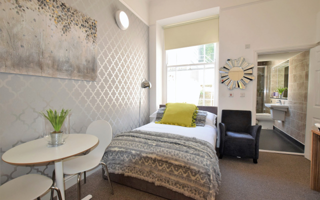 Your Apartment Berkeley Sq Pads #7