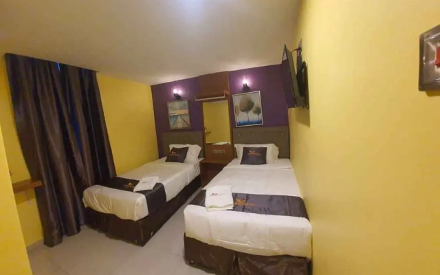 Enrich Hotel Puncak Alam by uBook