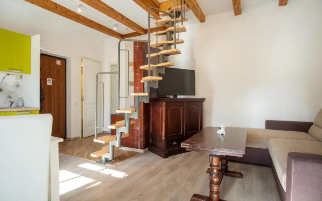 Contact Free Apartments with Free Parking by Dream Stay