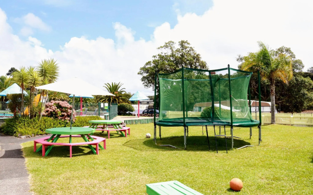 Haruru Falls Resort