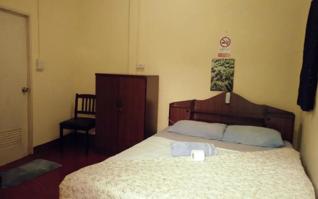 Jimmy and Jeng Homestay