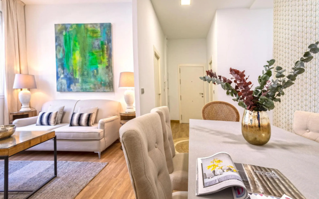 Magnificent apartment with patio in the city center. Recaredo II