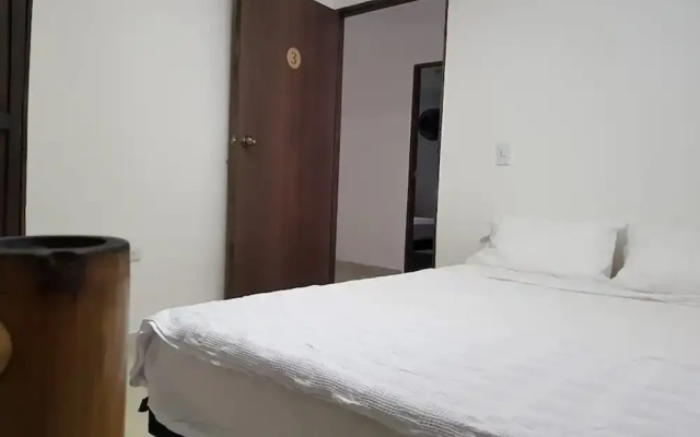 La Mercedes Lite Hostal By MH