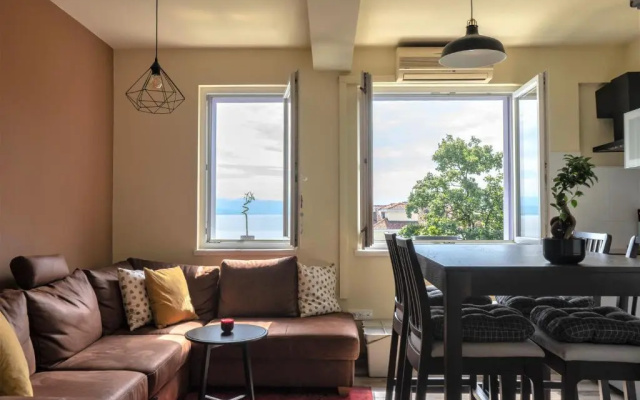 Apartment With Seaview