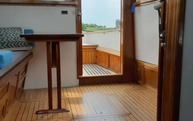 Privé B&B Motorsailer Rataplan