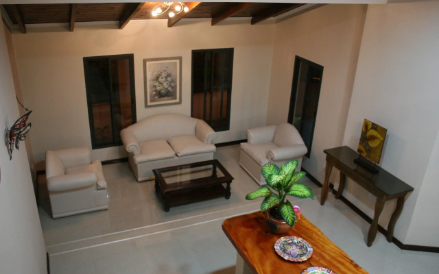 Posada Del Jacarandá