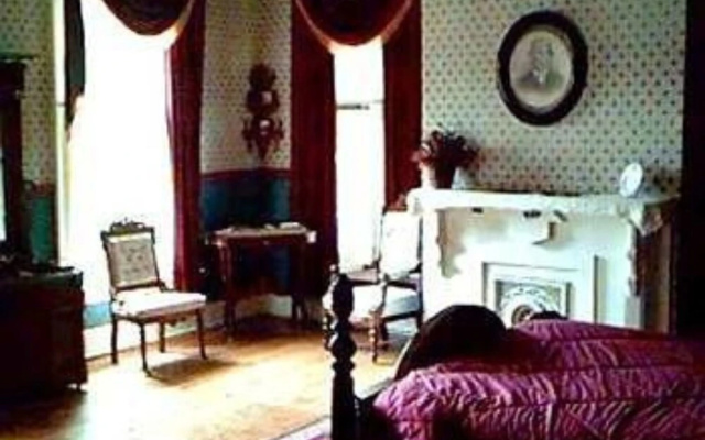 Russell-Cooper House