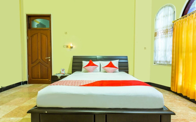 Senaz Residence by OYO Rooms