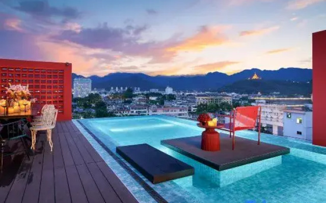 Z Hotel | Sky Secret VISTA (Mangshi Tree-wrapped Pagoda Scenic Spot)