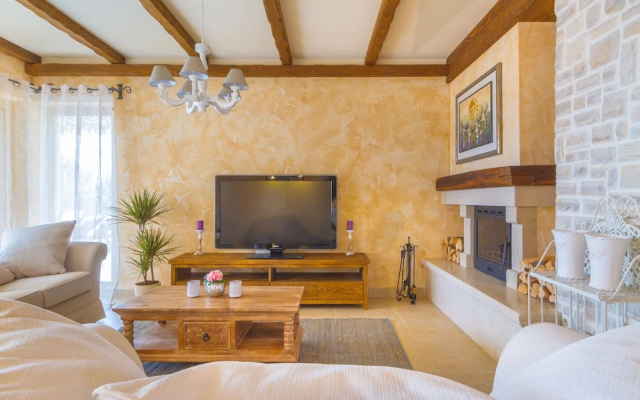 Luxury Villas Kras Ladies