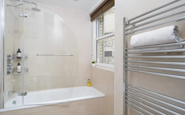 New! Big 2 Bedr/3 Beds Best Covent Garden!