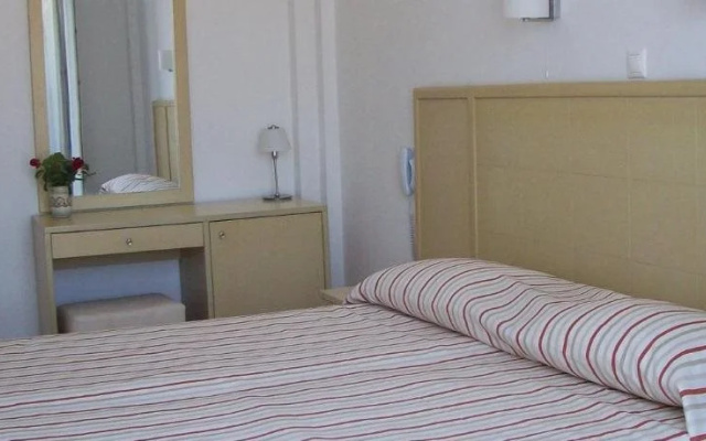 Adamantia Hotel