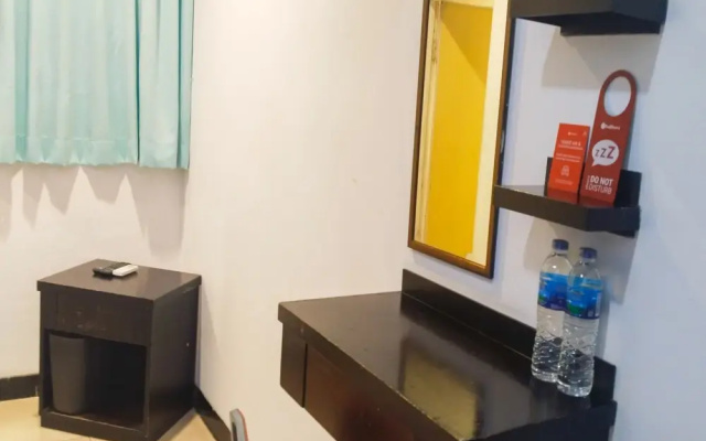 RedDoorz near Living Plaza Palembang