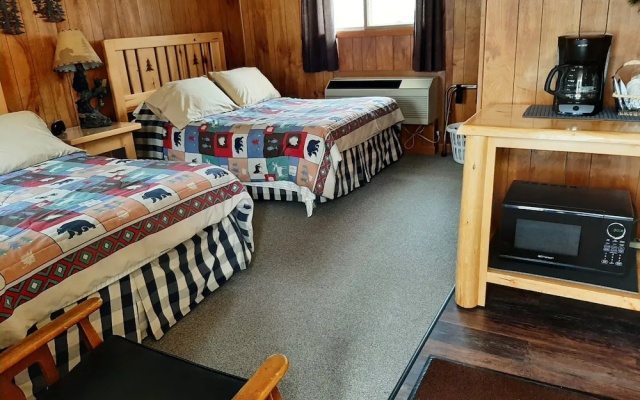 Sunshine Motel & Cabins