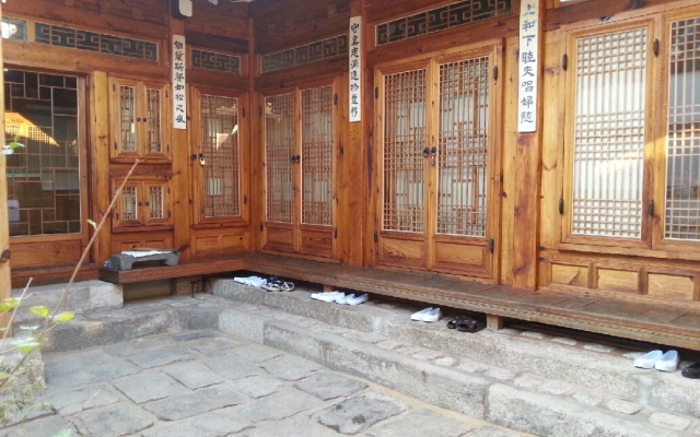 Отель Hyosunjae Hanok Guesthouse вид на фасад