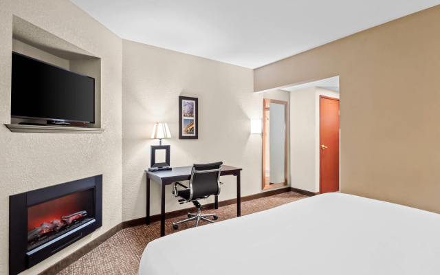 Comfort Inn & Suites