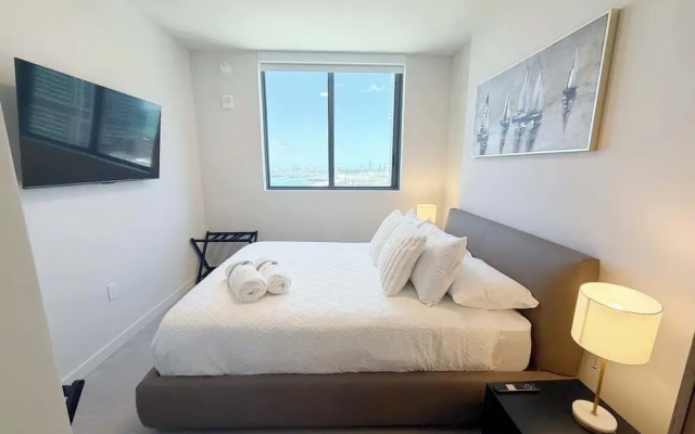 501 First Bayfront