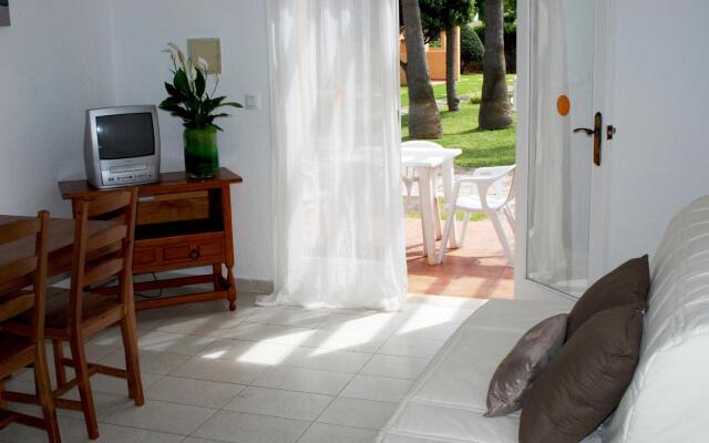 Отель Apartmentos Ses Anneres комната для гостей