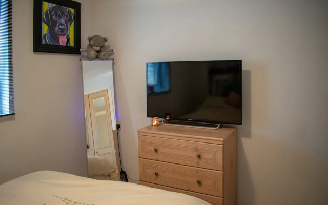 Homely 2 Bedroom Flat in Bonnington