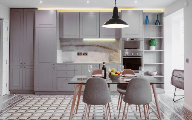 Independence Olive- 1 Bedroom - Square SEA View