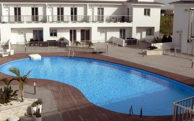 Апартаменты High View Gardens Luxury Apartments бассейн
