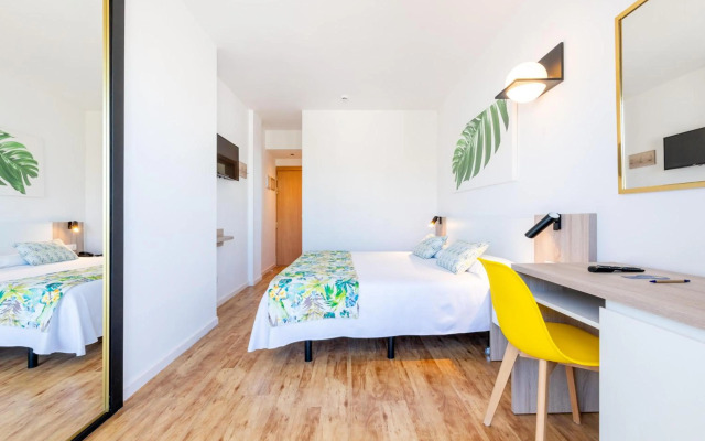 Hotel San Fermín by Dorobe