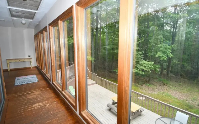 Dogwood Knoll - Wooded Escape
