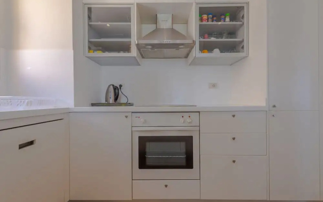 Vesta - Luxury APT II - 2BR - Golf