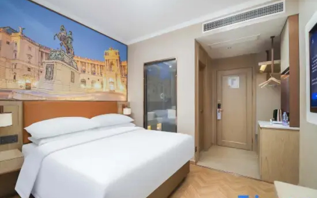 Vienna Hotel (Dongqilu Subway Station)