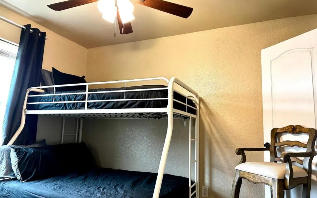 The Rustic @ Paseo de Encinal Dr # 4